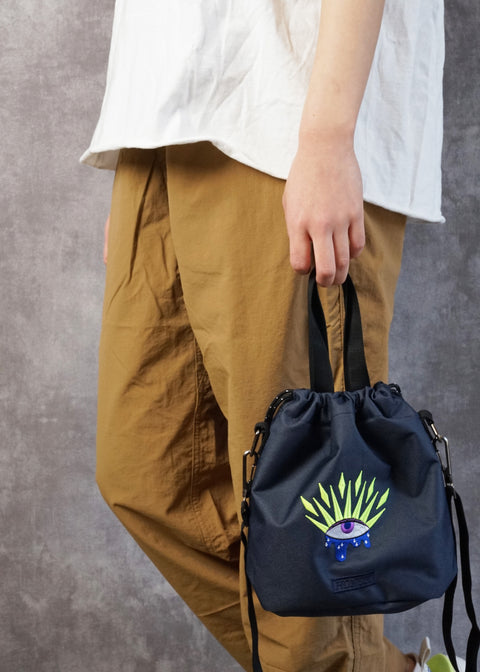 蛍光カラーの糸を使用したPOPな巾着バッグが登場