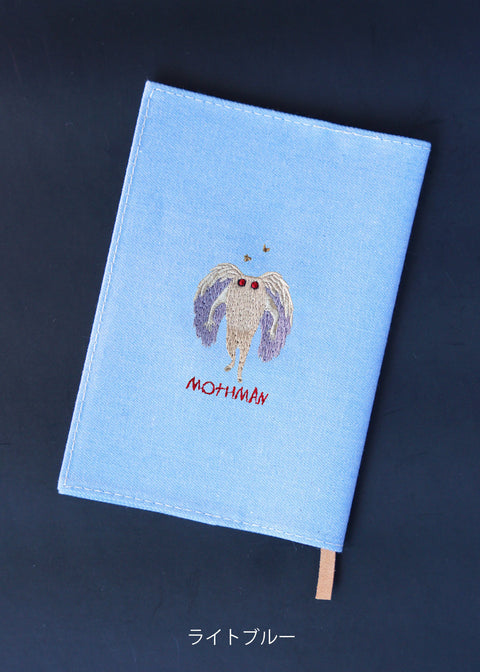 【文庫サイズ】「にじりよるモスマン」刺繍ブックカバー honok