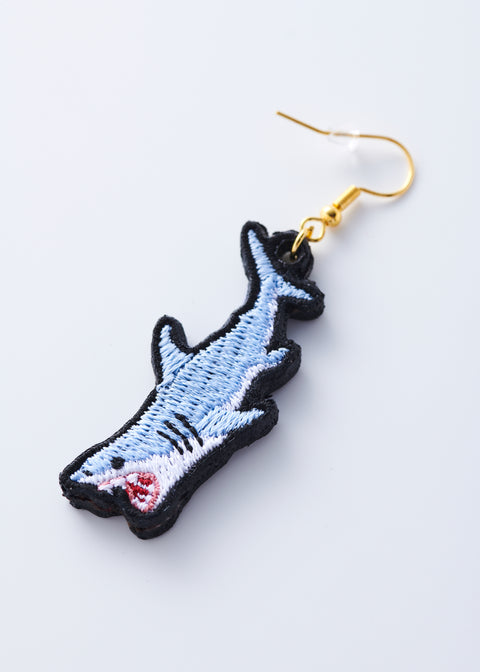 「シャーク」刺繍ピアス イヤリング honok