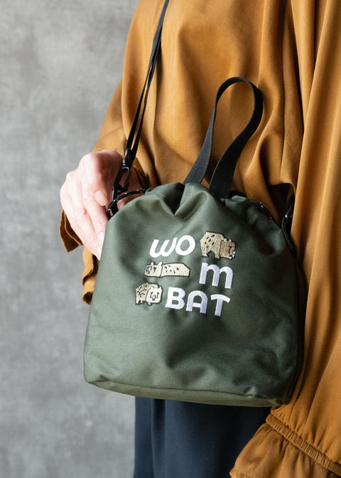 巾着バッグ 「WOMBAT」タイポグラフィ刺繍 NOOKNOOK