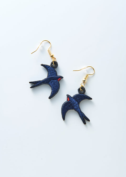 「つばめ」刺繍ピアス/イヤリング honok