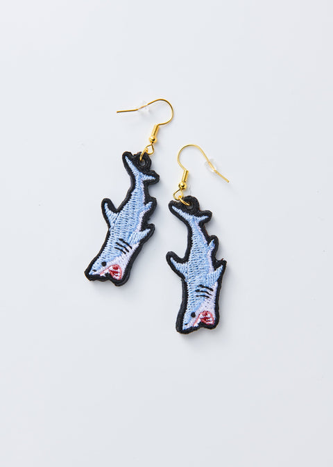 「シャーク」刺繍ピアス/イヤリング honok