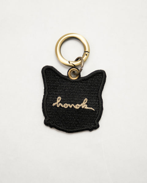 「あくびする猫」 刺繍キーホルダー 名入れ可能 honok