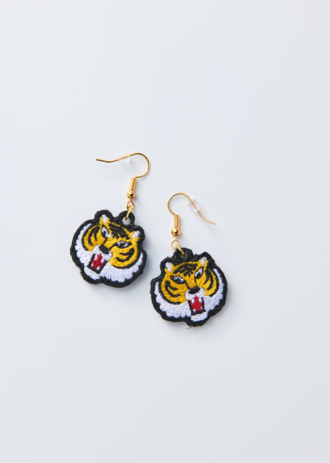 「虎」刺繍ピアス/イヤリング honok