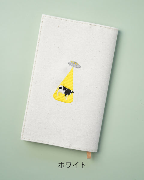 【新書サイズ】アブダクションされる牛 ブックカバー 新書版サイズ 刺繍 ブックカバー 日本製 honok