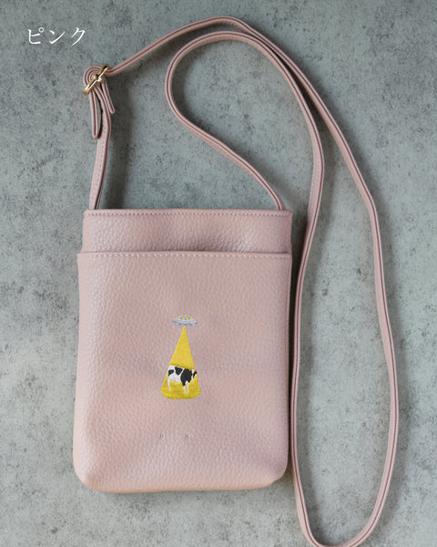 「アブダクションされる牛」刺繍 ミニバッグ ギフト ベルト調整可能