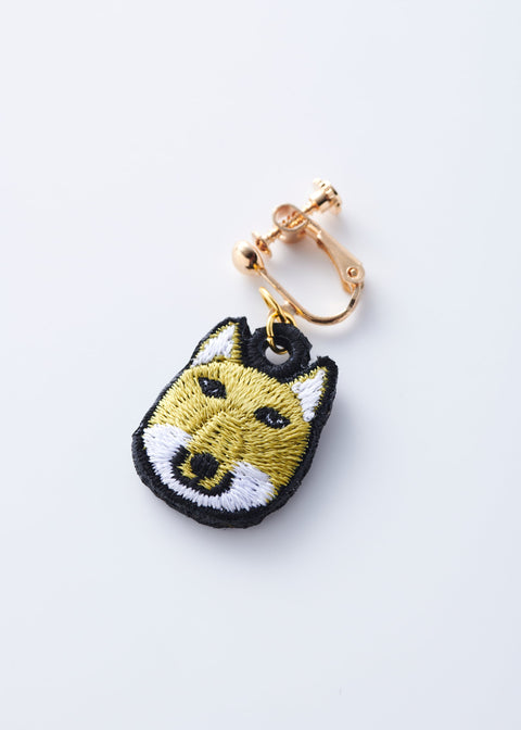 「チベットスナギツネ」刺繍ピアス/イヤリング honok