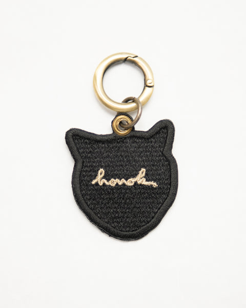 「あくびする猫」 刺繍キーホルダー 名入れ可能 honok