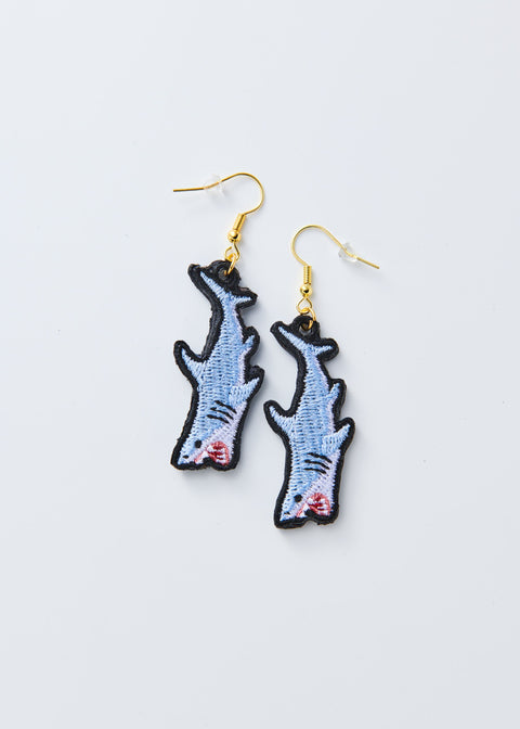 「シャーク」刺繍ピアス/イヤリング honok