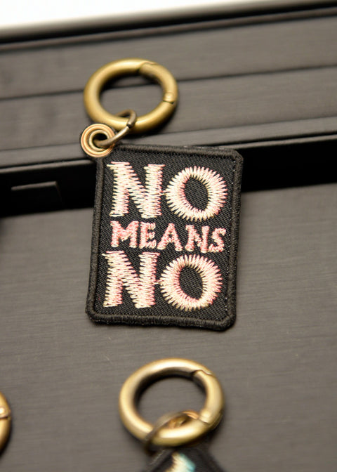 「NO MEANS NO」 刺繍キーホルダー honok