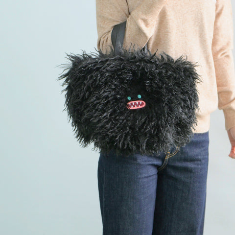 【ファーバッグ】Munchy Mo(マンチー・モー)ブラック|Paafy Nibbles モンスター刺繍|honok