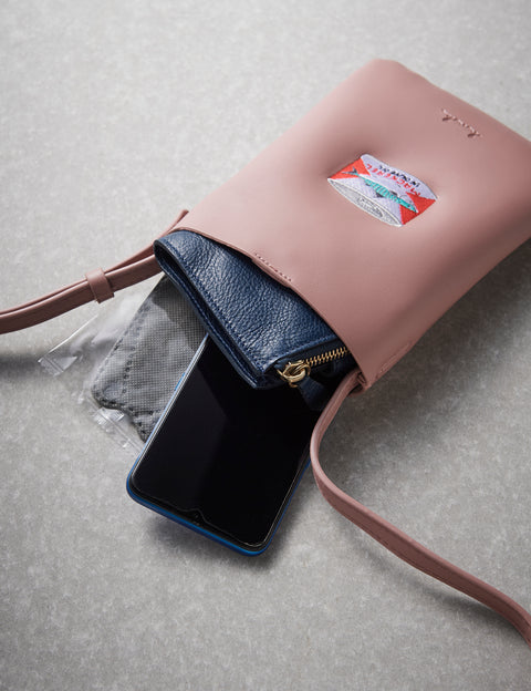 ワンポイント刺繍 あくび猫 スマホバッグ 刺繍 ポーチ honok