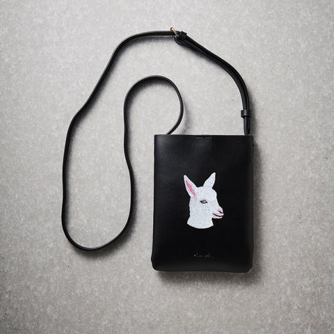ワンポイント刺繍 スマホバッグ 刺繍 ポーチ