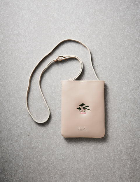 ワンポイント刺繍 スマホバッグ 刺繍 ポーチ
