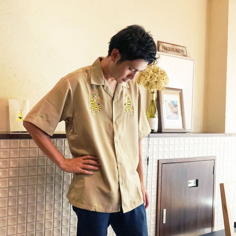 「ジャンプする虎」刺繍 シルキーオープン半袖シャツ honok