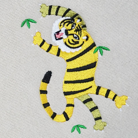 「ジャンプする虎」刺繍 トレーナー 裏起毛 honok