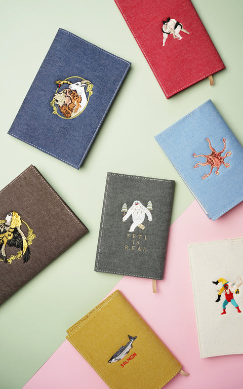 【新書サイズ】マレーバク「GARDENERS of the FOREST」刺繍ブックカバー honok