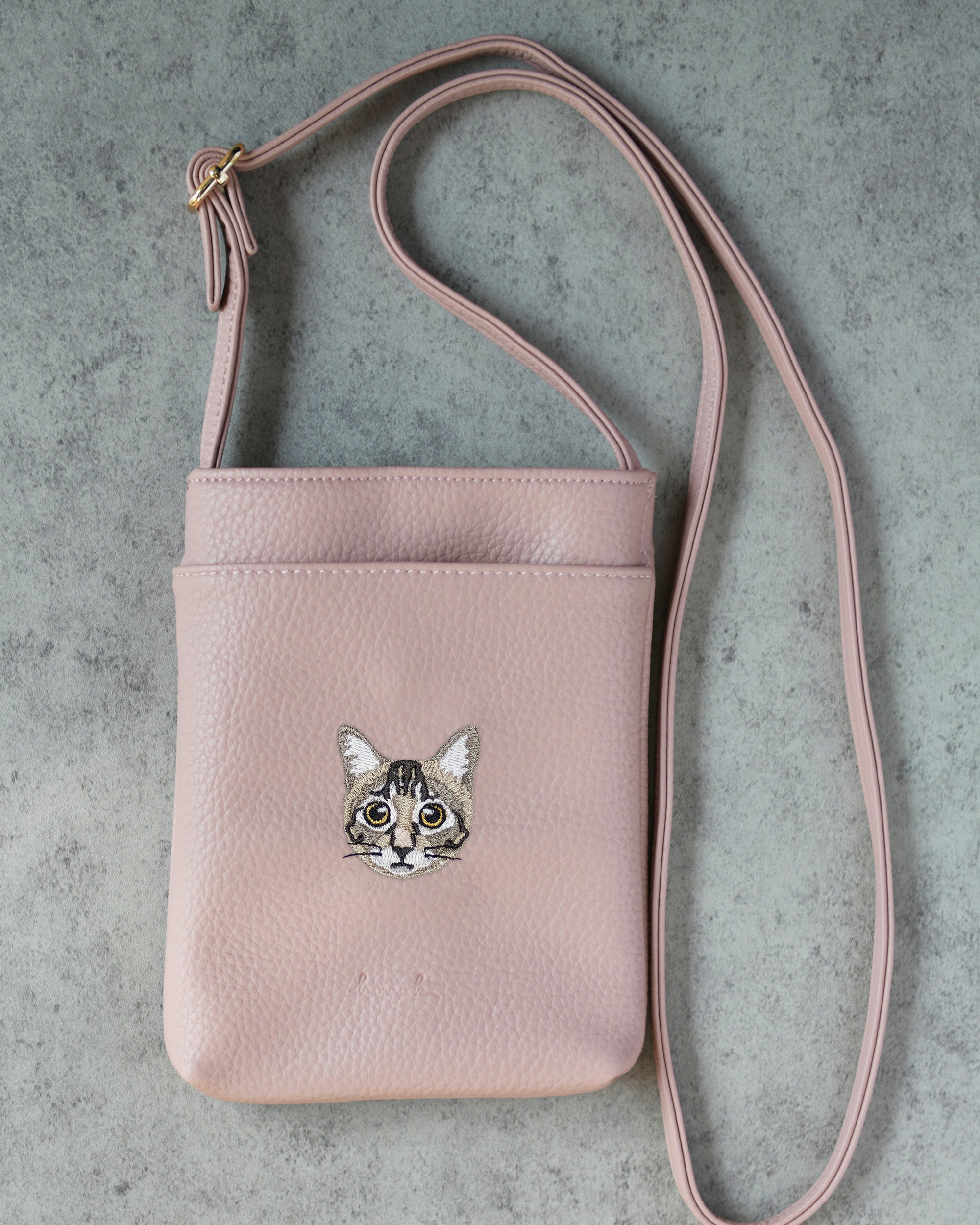 三毛猫 スマホバッグ 刺繍 ポーチ ベルト調整可能