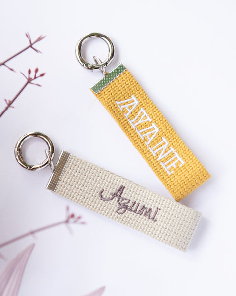 ニュアンスカラー名入れ刺繍キーホルダー 全6色×糸色6色×書体3種 大人かわいいオリジナルギフト・推し活にも