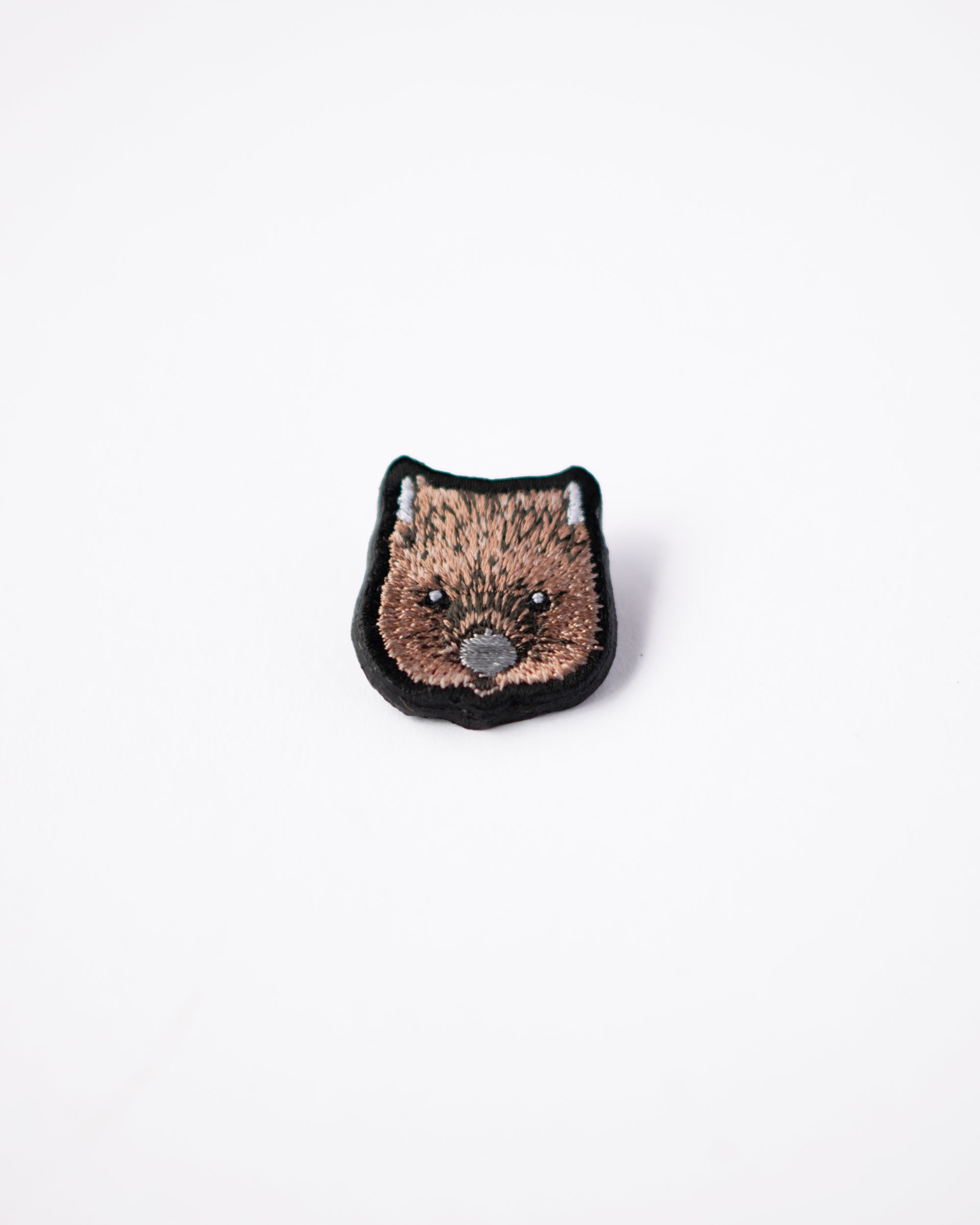刺繍ピンバッジ 五月山動物園ウォンバット「ワイン」Nook Nook