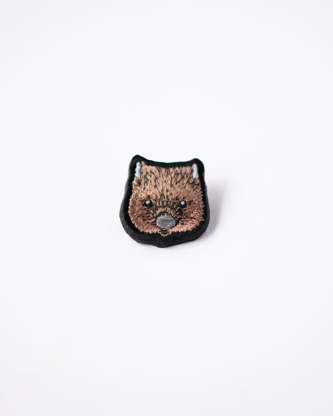 刺繍ピンバッジ  五月山動物園ウォンバット「ワイン」Nook Nook