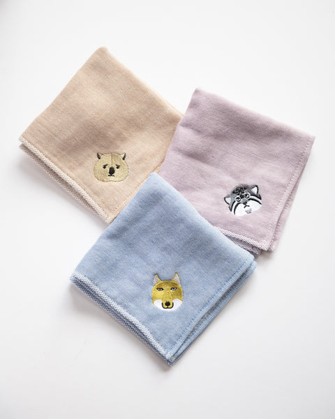 地味かわ ウォンバット 刺繍ハンカチ｜今治タオル ギフトに最適 honok