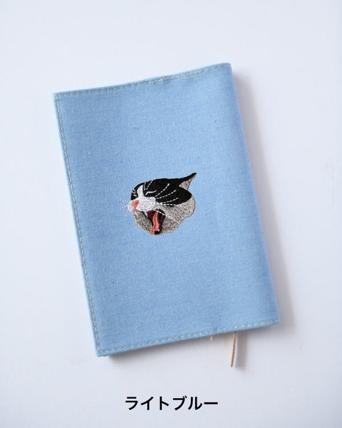 【新書サイズ】ハチワレ ブックカバー 新書版サイズ あくびする猫 刺繍 ブックカバー 日本製 honok
