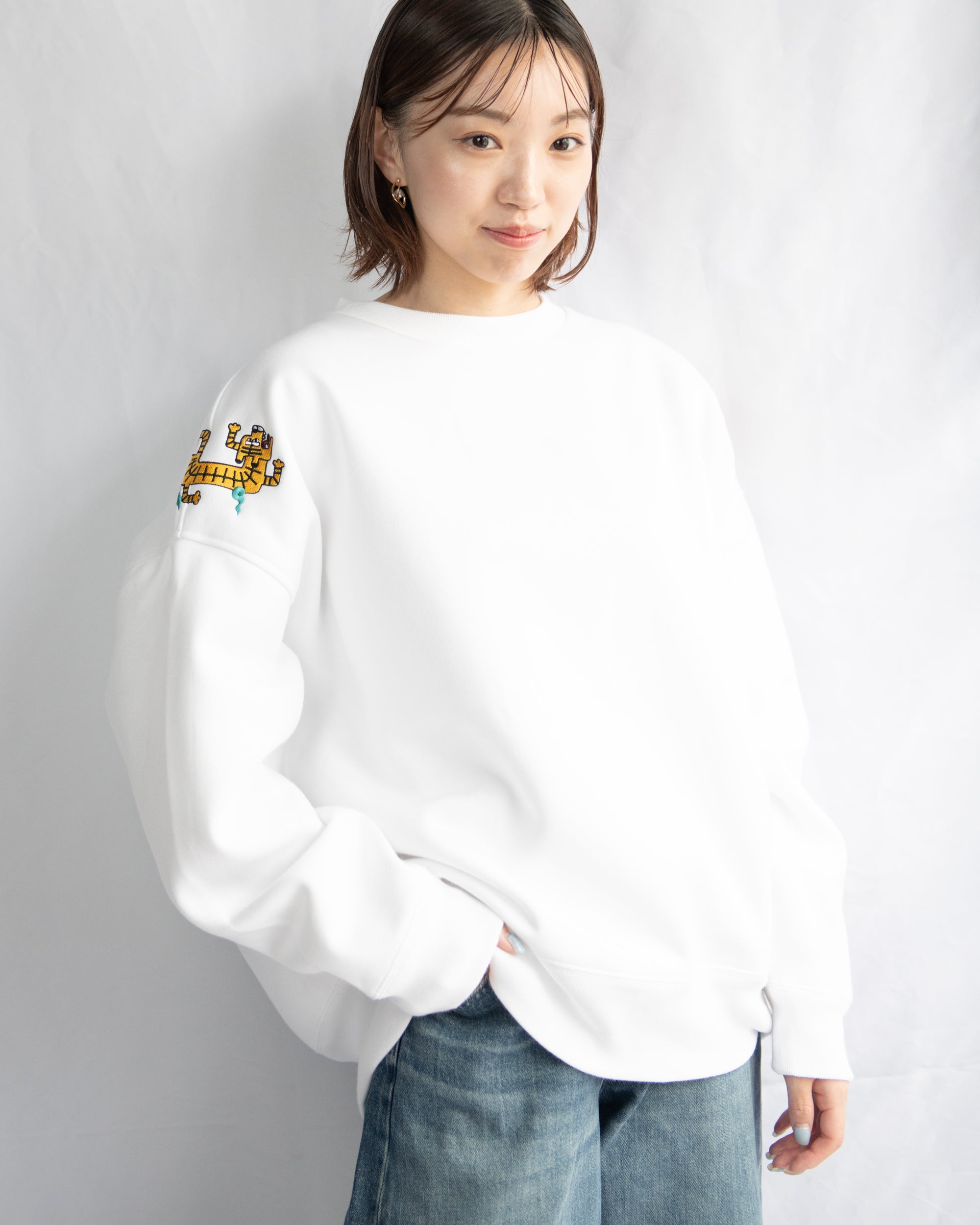 倒福と虎」 トレーナー 文字変更可能 裏起毛 ワンポイント刺繍