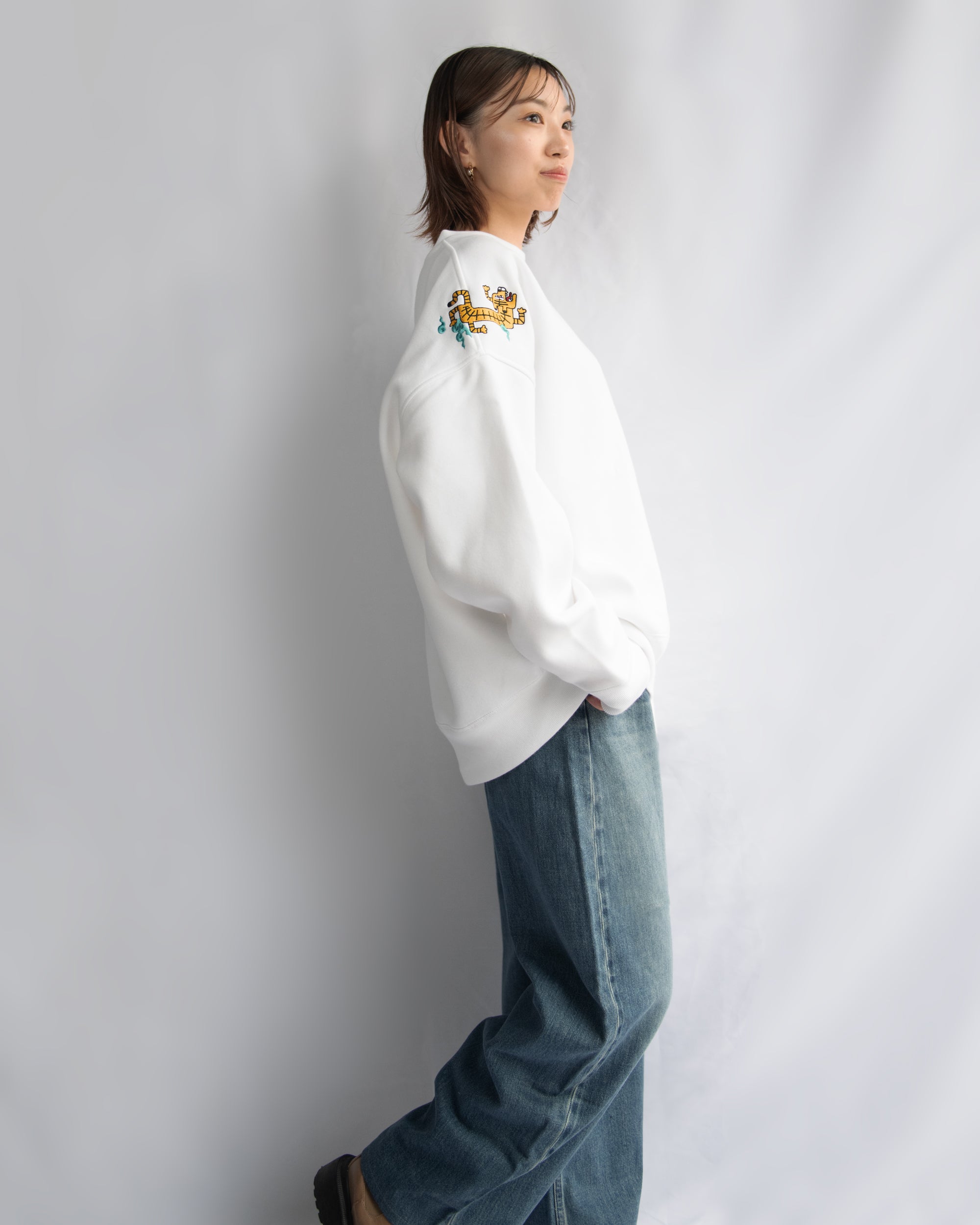 倒福と虎」 トレーナー 文字変更可能 裏起毛 ワンポイント刺繍