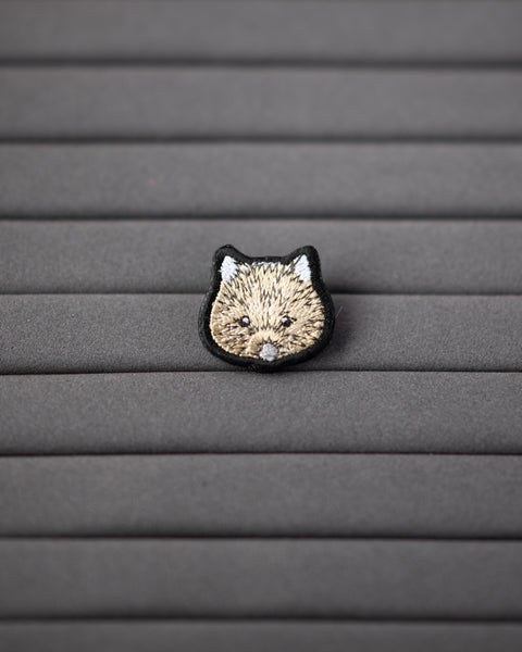 刺繍ピンバッジ  五月山動物園ウォンバット「ユキ」Nook Nook