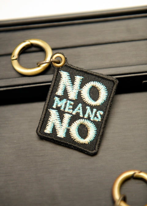 「NO MEANS NO」 刺繍キーホルダー honok