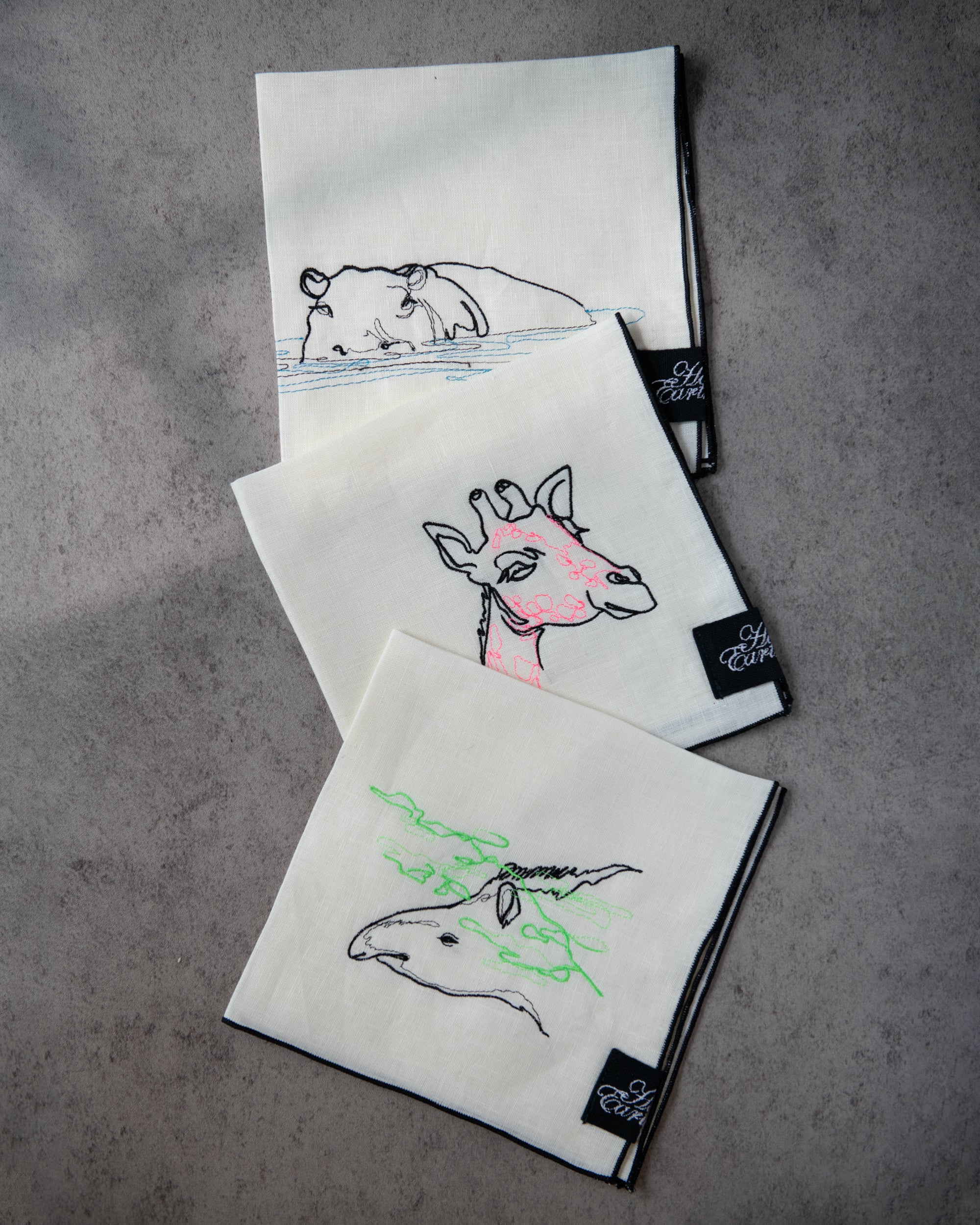 Honok Earthline リネン刺繍ハンカチ〈バク／キリン／カバ〉 honok